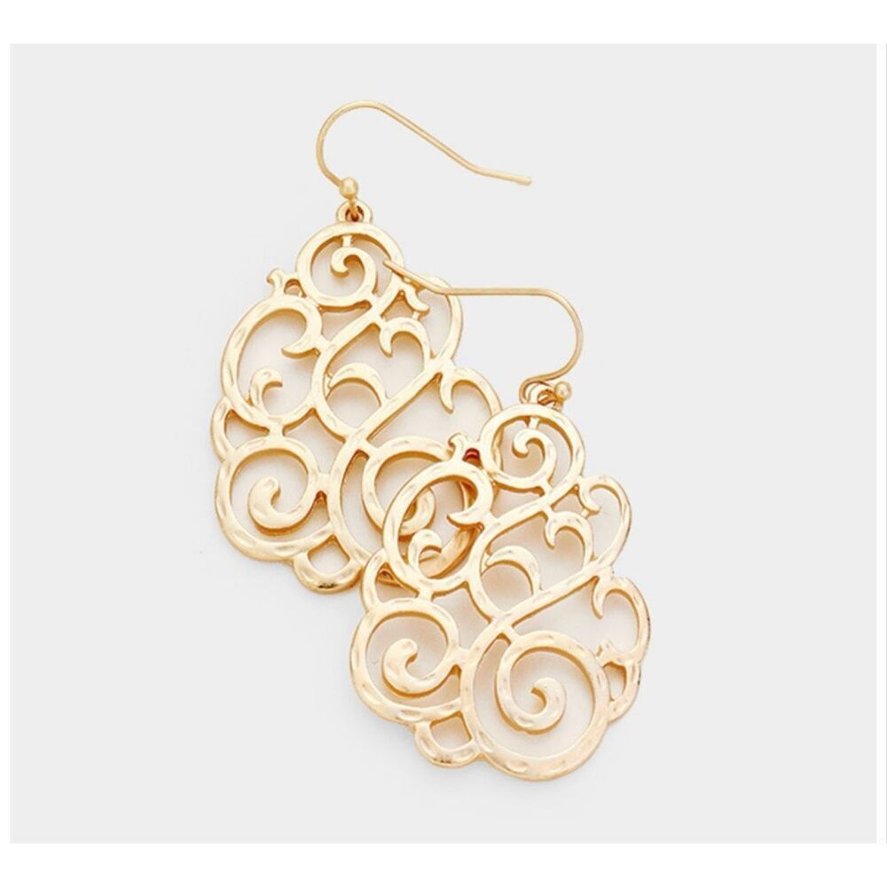 Brand New Womens Boutique Gold Metal Filigree Dangle Earrings